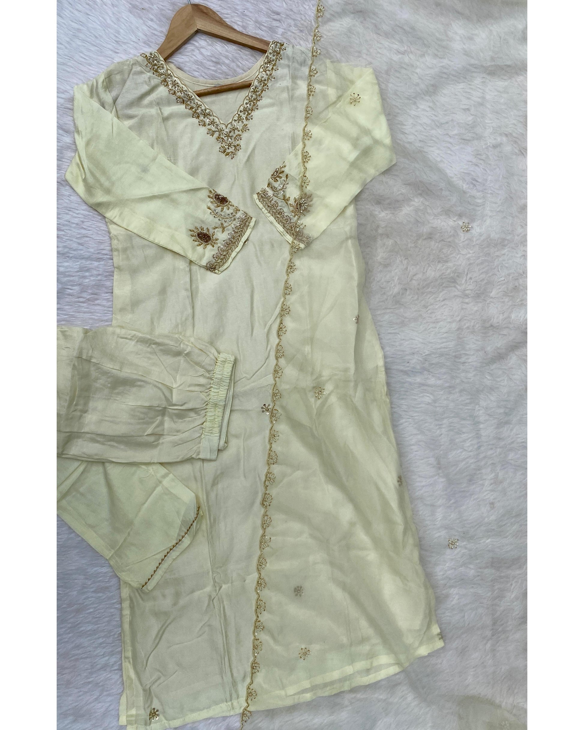 “Rehmat” Festive wear Dola silk kurta bottom with dupatta set 🛍️