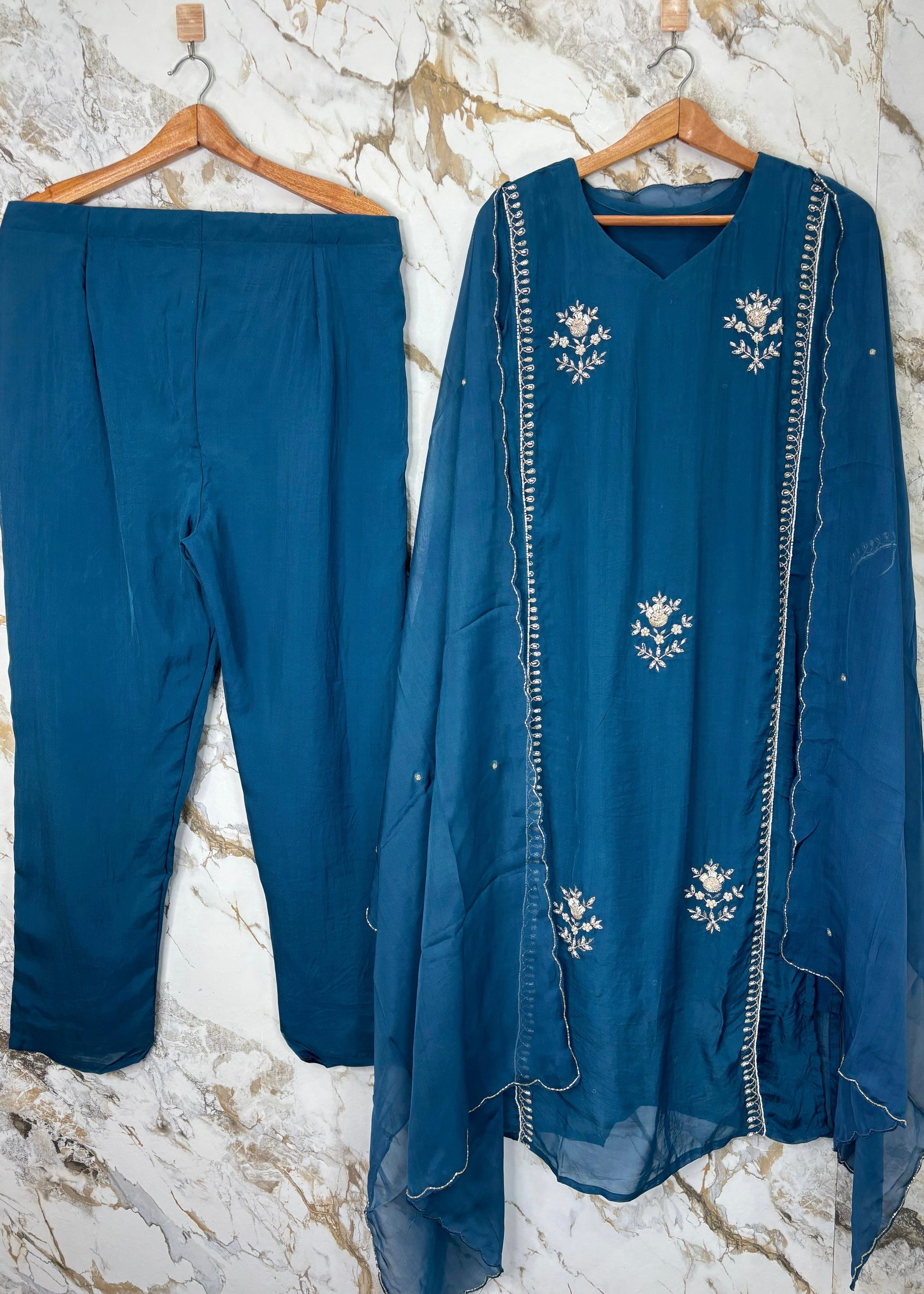 “Ujjwal” Trending Organza Viscose Suit set 🛍️