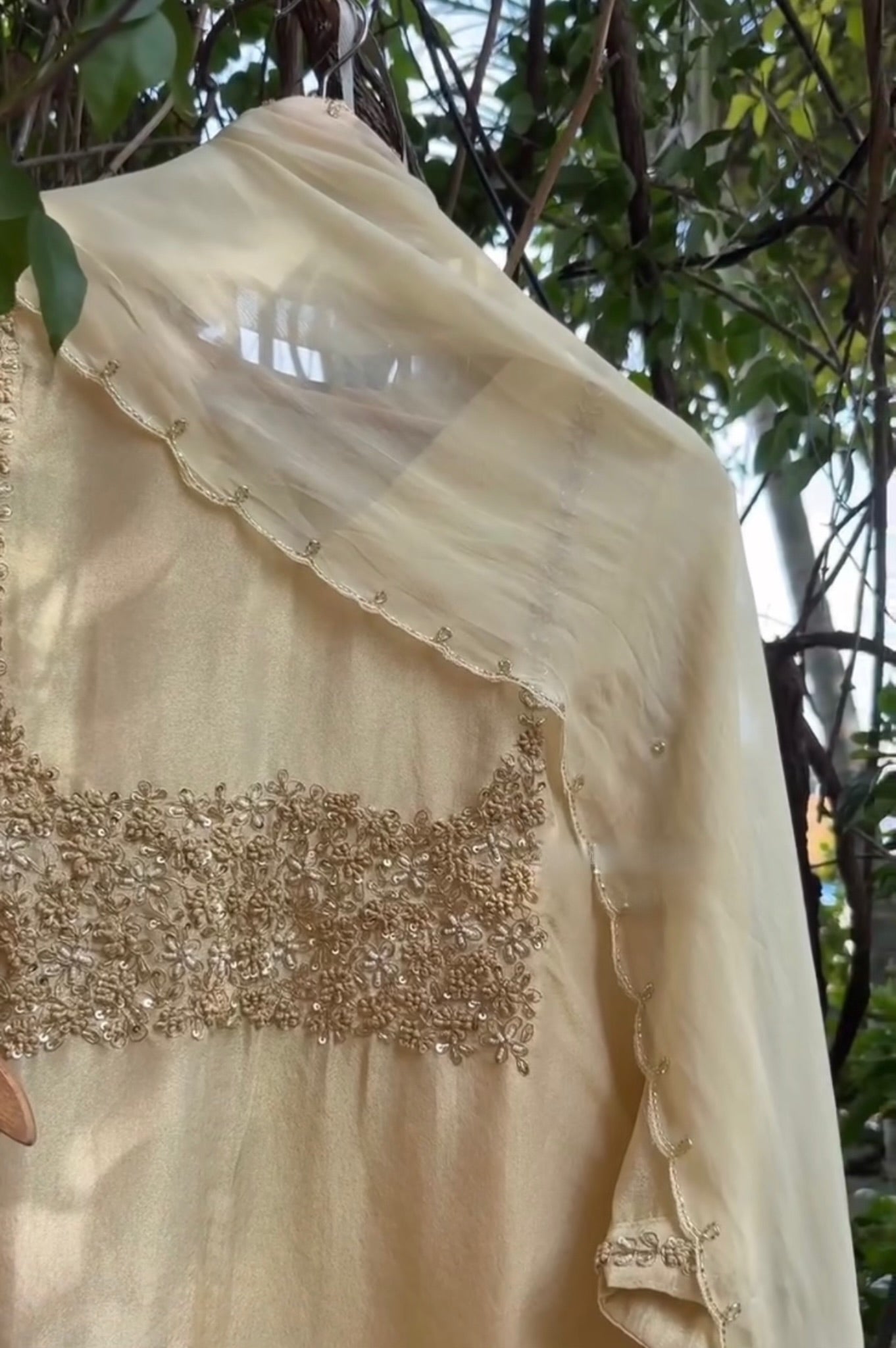 “Jini” Tissue silk handcrafted kurti bottom dupatta set 🛍️