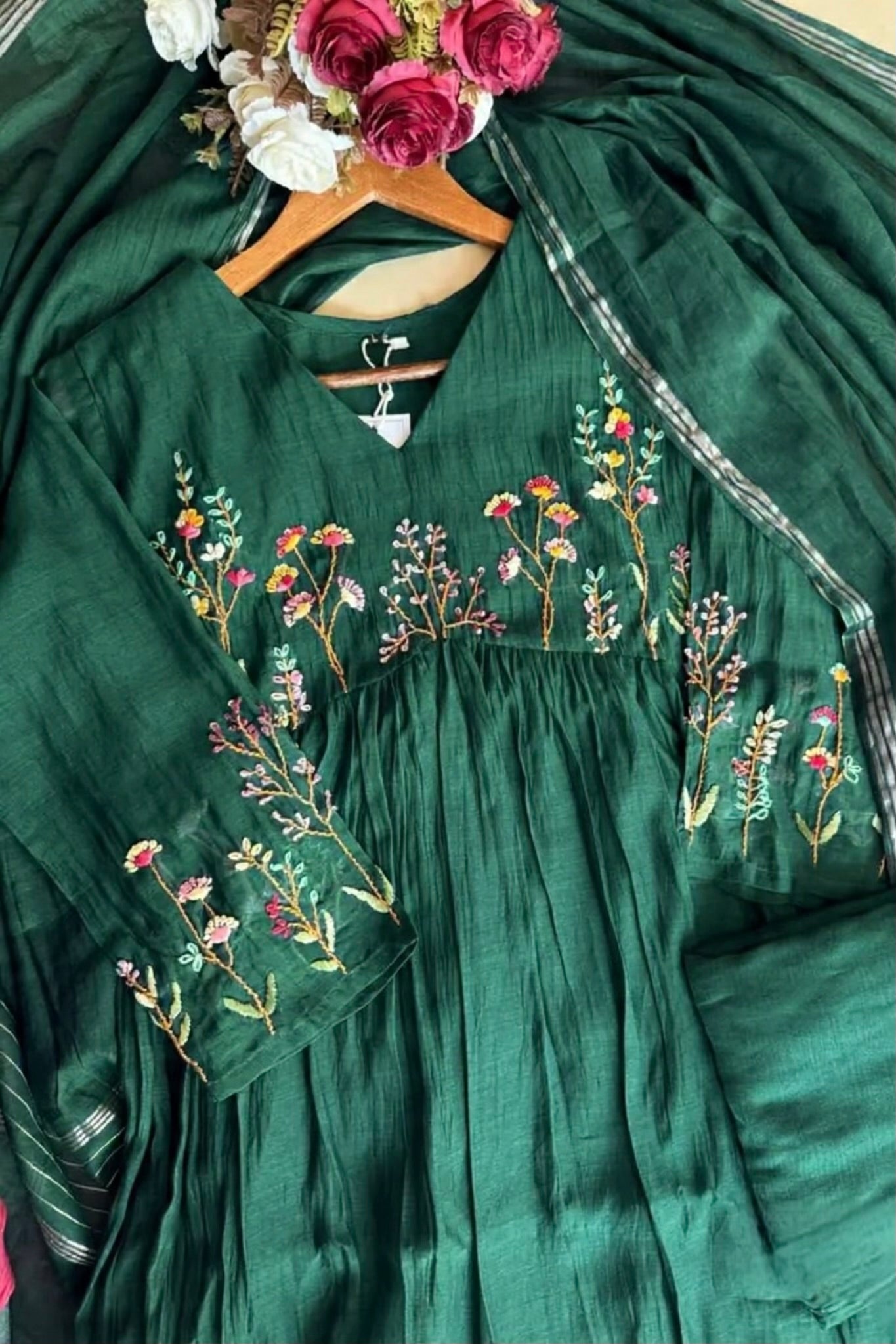 💚AYRA- Green Mul Chanderi Thread Work Anarkali Kurta Set