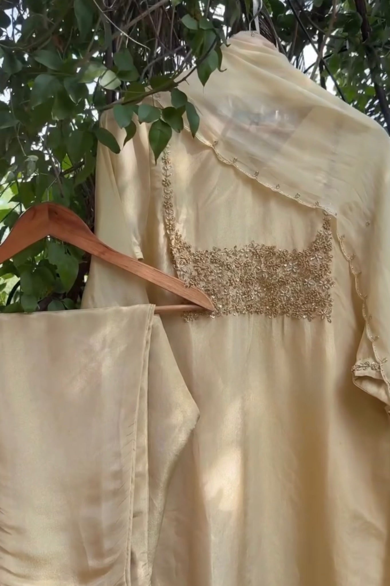 “Jini” Tissue silk handcrafted kurti bottom dupatta set 🛍️